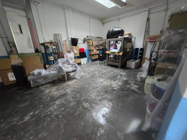 locale commerciale in vendita a Torino in zona Santa Rita