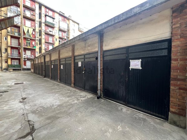 locale di sgombero in vendita a Torino in zona Santa Rita