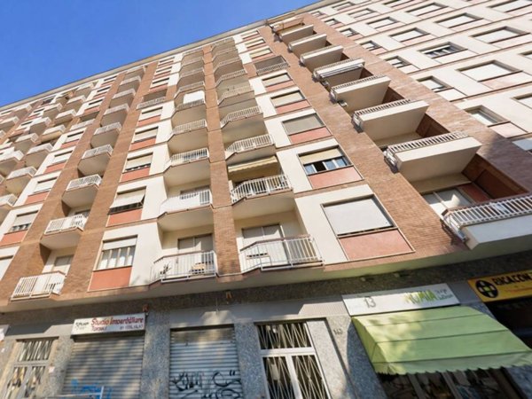 negozio in vendita a Torino in zona Santa Rita