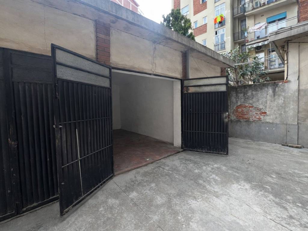 locale di sgombero in vendita a Torino in zona Santa Rita