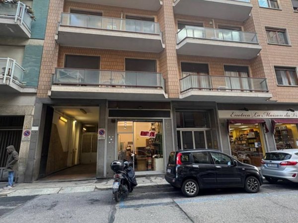 negozio in vendita a Torino in zona San Salvario