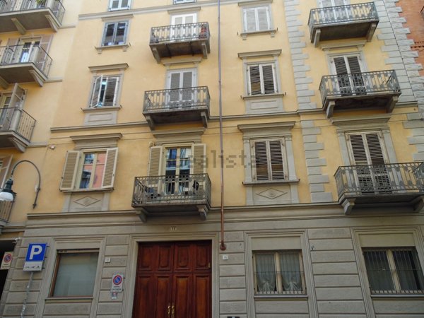 appartamento in vendita a Torino in zona Cit Turin