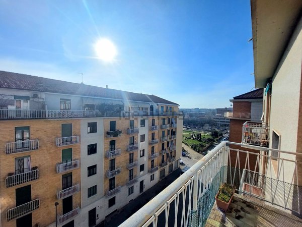 appartamento in vendita a Torino in zona Santa Rita