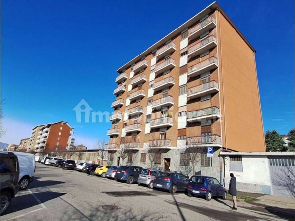 appartamento in vendita a Torino in zona Borgata Vittoria