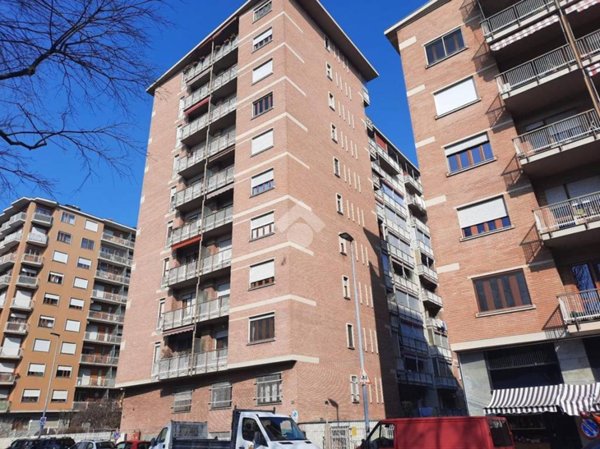 appartamento in vendita a Torino in zona Lingotto