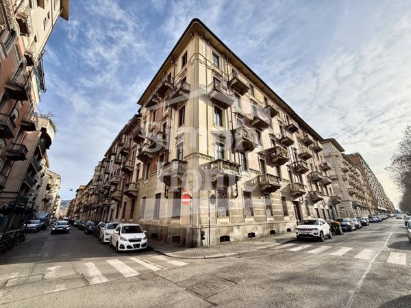 appartamento in vendita a Torino in zona Crocetta