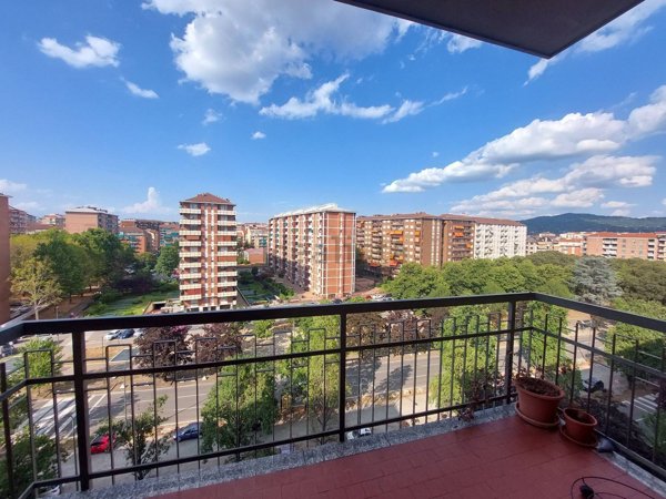 appartamento in vendita a Torino in zona Mirafiori Nord