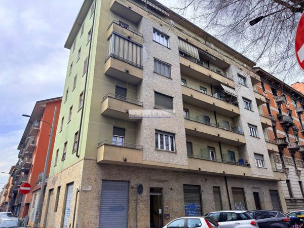 negozio in vendita a Torino in zona Aurora