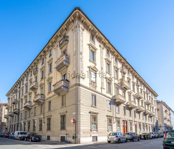 appartamento in vendita a Torino in zona Cit Turin