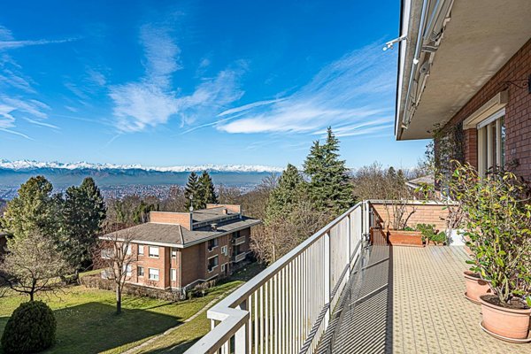 appartamento in vendita a Torino in zona Val Salice