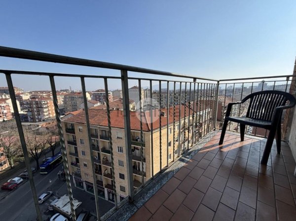 appartamento in vendita a Torino in zona Borgata Vittoria