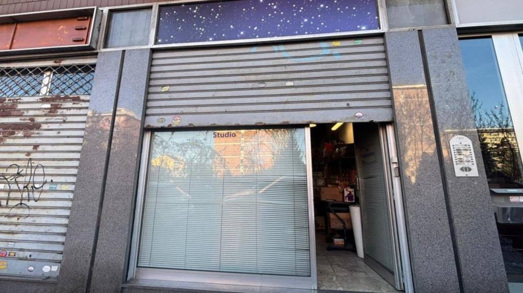 negozio in vendita a Torino in zona Barriera di Milano
