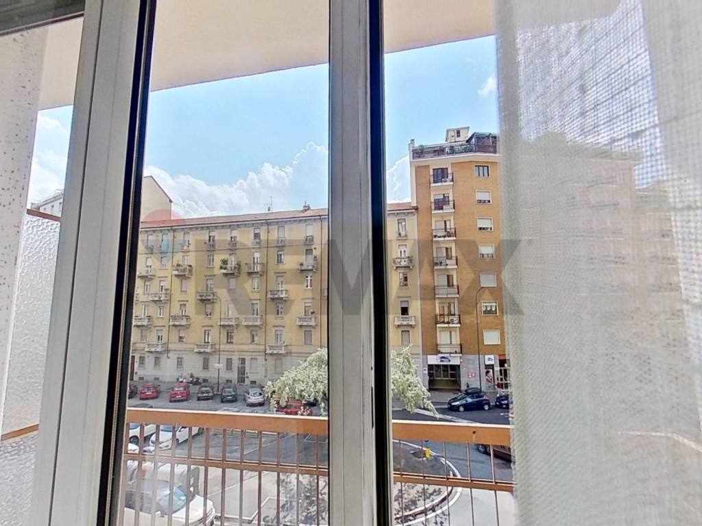 appartamento in vendita a Torino in zona Borgata Vittoria