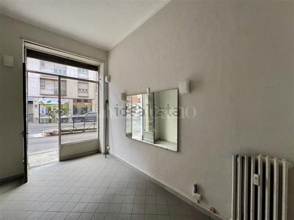 locale commerciale in vendita a Torino in zona San Salvario