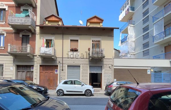 negozio in vendita a Torino in zona Borgata Vittoria