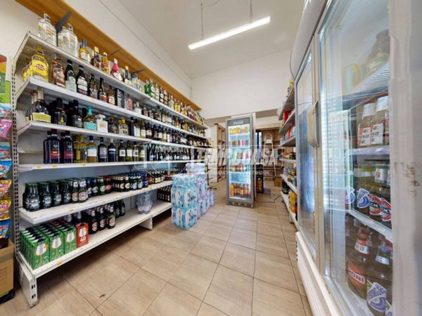 negozio in vendita a Torino in zona Vanchiglia