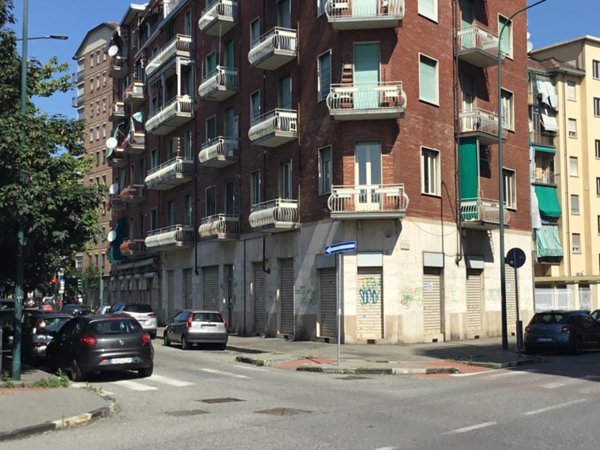 negozio in vendita a Torino in zona Barriera di Milano