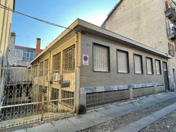 locale commerciale in vendita a Torino in zona Campidoglio