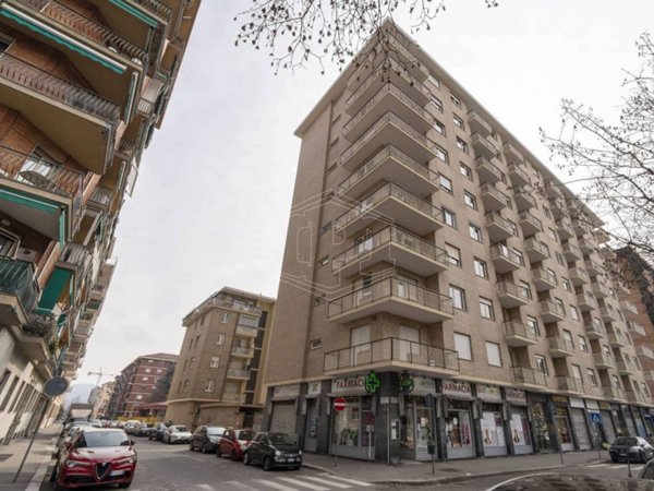 negozio in vendita a Torino in zona Millefonti