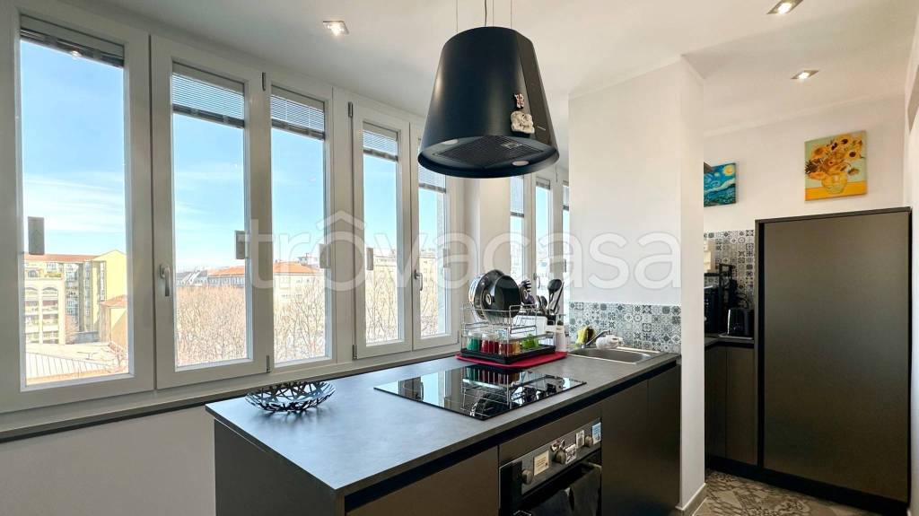 appartamento in vendita a Torino in zona Lingotto