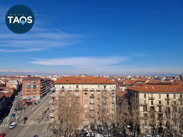 appartamento in vendita a Torino in zona Aurora