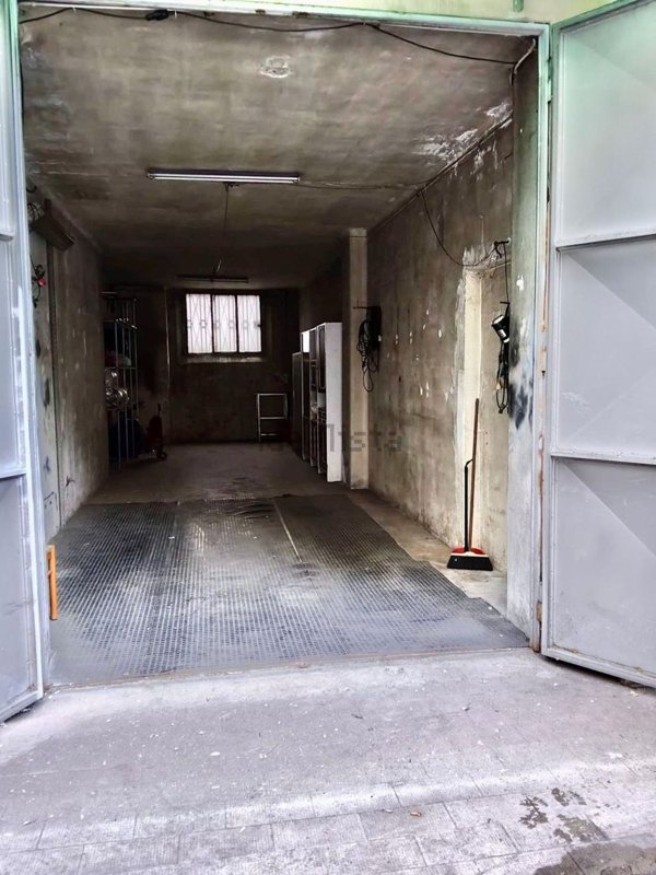locale di sgombero in vendita a Torino in zona Aurora