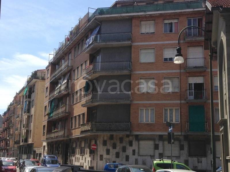 appartamento in vendita a Torino in zona Cenisia