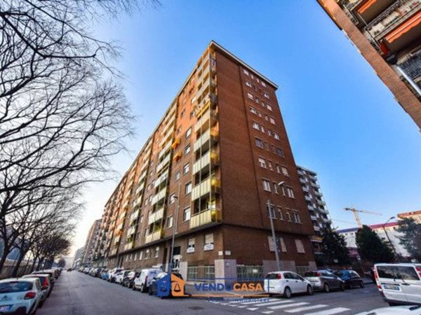 appartamento in vendita a Torino in zona Lingotto