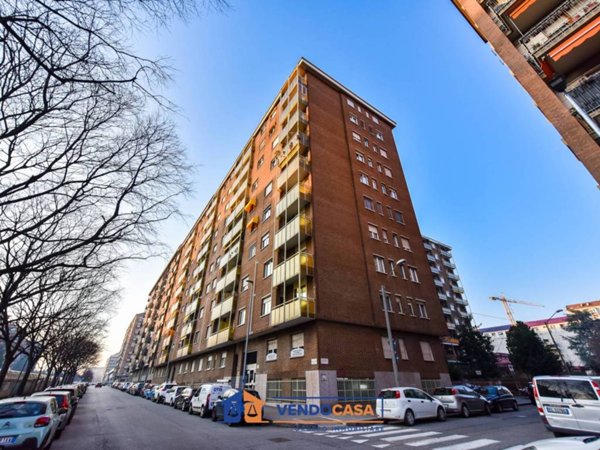 appartamento in vendita a Torino in zona Lingotto