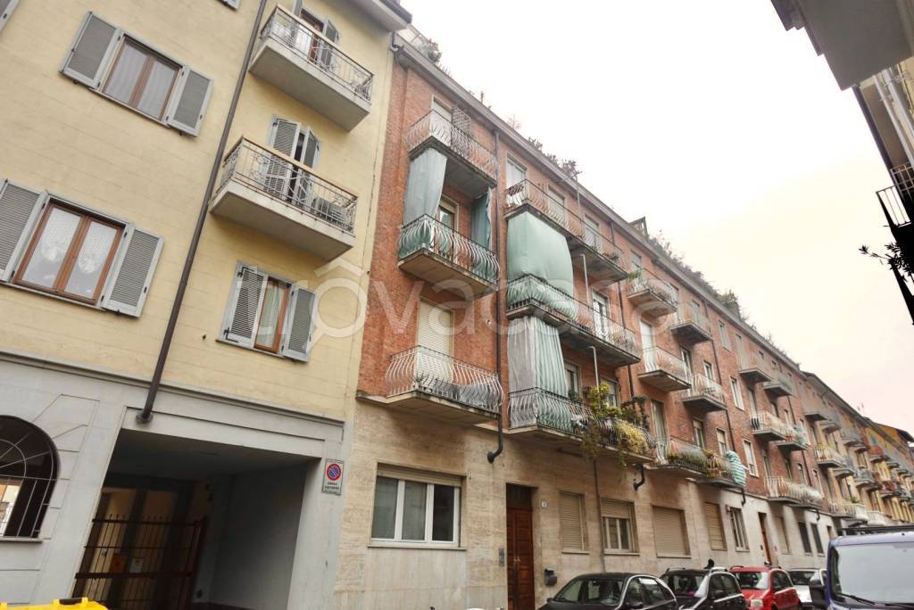 appartamento in vendita a Torino in zona Cenisia