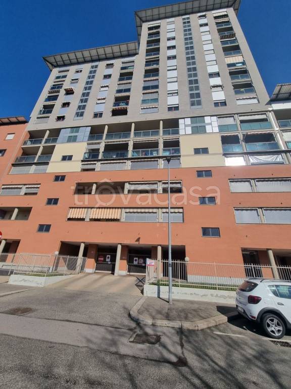 ufficio in vendita a Torino in zona Barriera di Milano