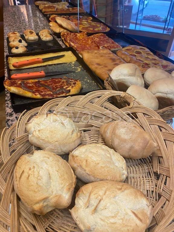 negozio in vendita a Torino in zona Mirafiori Nord