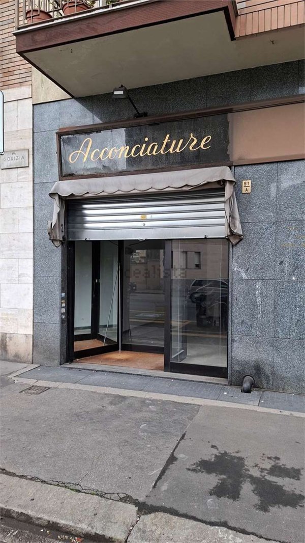locale commerciale in vendita a Torino in zona Santa Rita