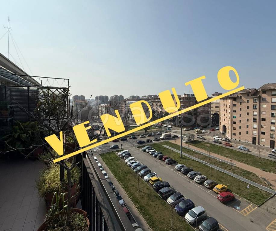 appartamento in vendita a Torino in zona Lingotto