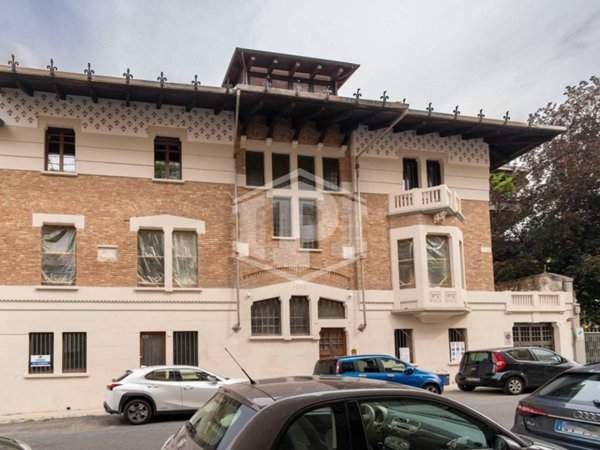 appartamento in vendita a Torino in zona Cavoretto