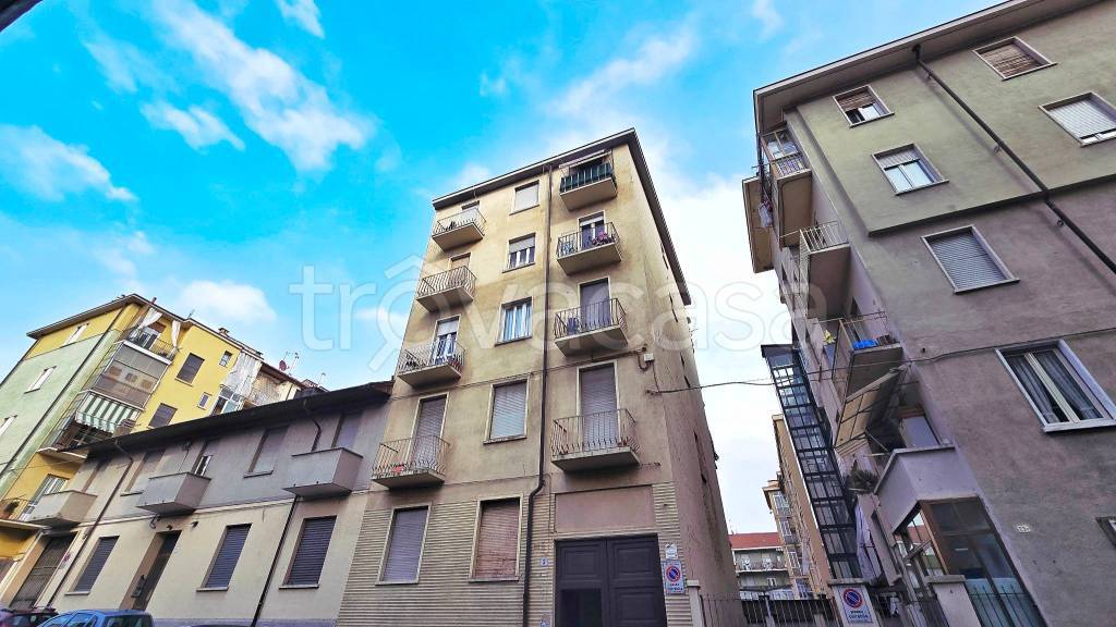 appartamento in vendita a Torino in zona Borgata Vittoria