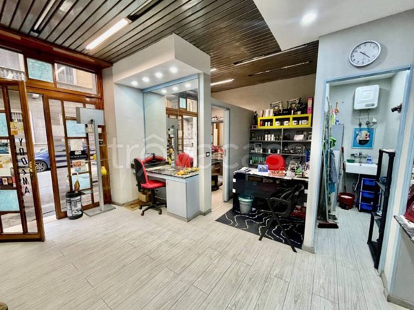 negozio in vendita a Torino in zona Vanchiglia