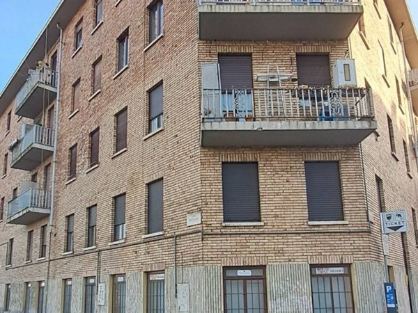 negozio in vendita a Torino in zona Gran Madre