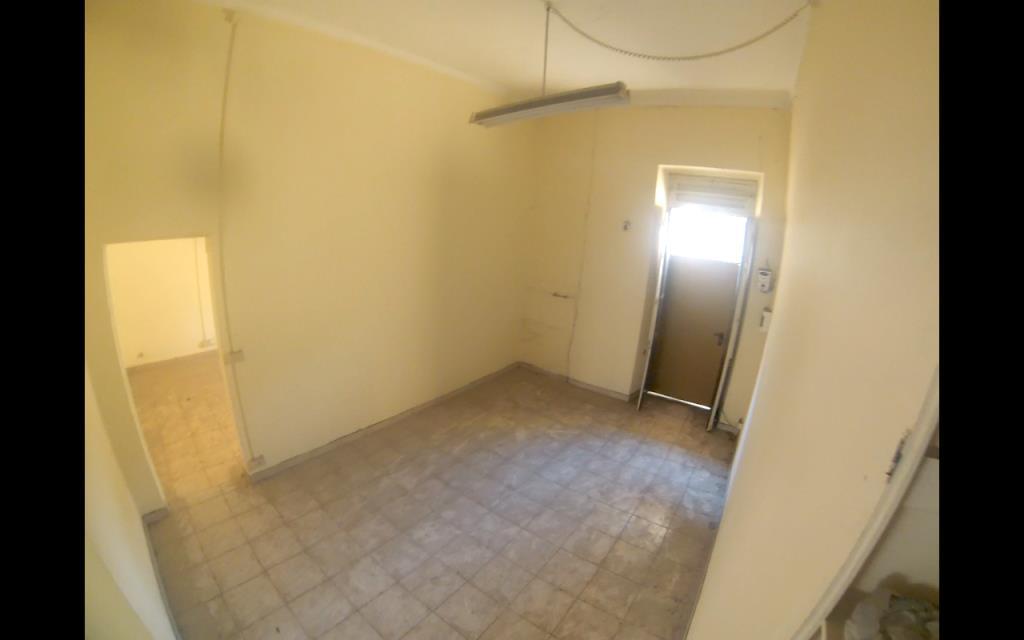 locale commerciale in vendita a Torino in zona Barriera di Milano