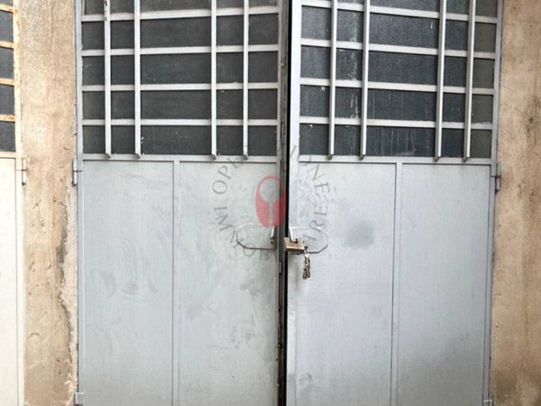 negozio in vendita a Torino in zona Santa Rita