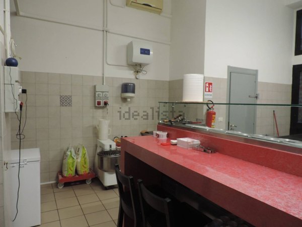 locale commerciale in vendita a Torino in zona Campidoglio