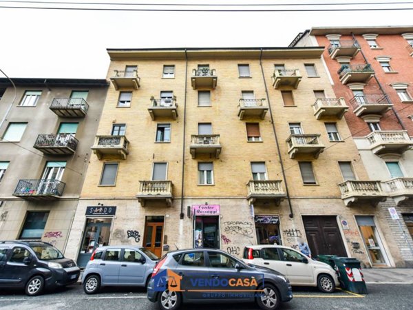 negozio in vendita a Torino in zona Lingotto