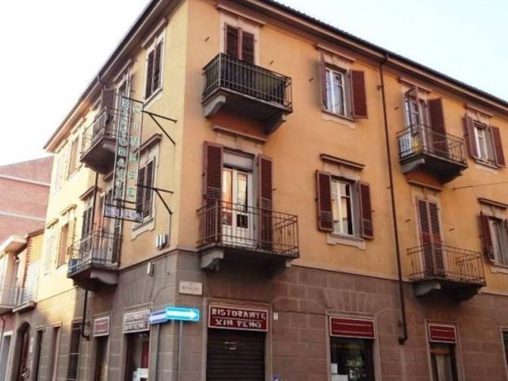 negozio in vendita a Torino in zona Parella