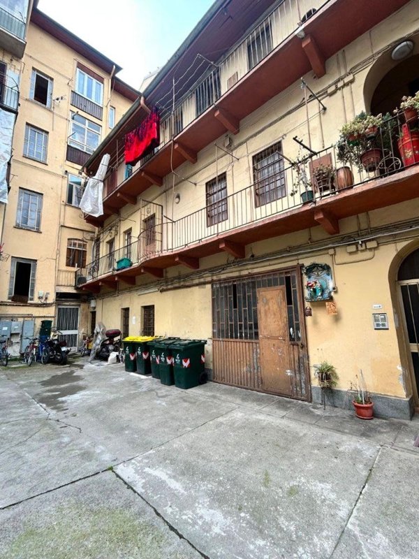 locale di sgombero in vendita a Torino in zona Aurora