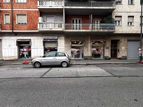 negozio in vendita a Torino in zona Borgata Vittoria