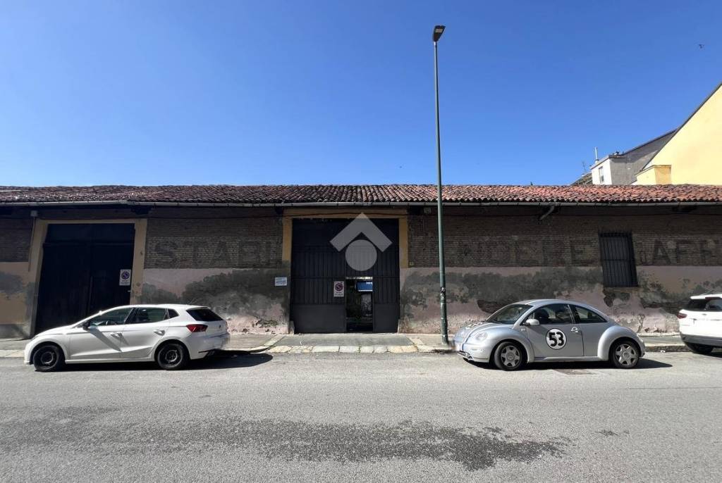 locale commerciale in vendita a Torino