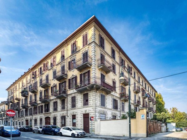 appartamento in vendita a Torino in zona Cit Turin