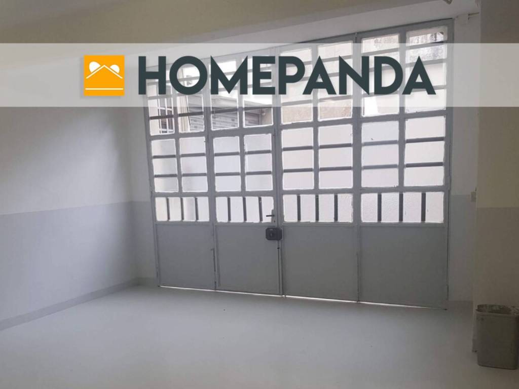 locale commerciale in vendita a Torino in zona Cenisia