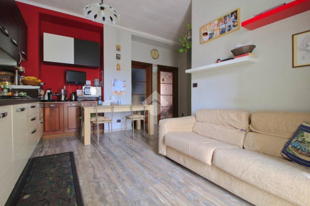 appartamento in vendita a Torino in zona Borgata Vittoria