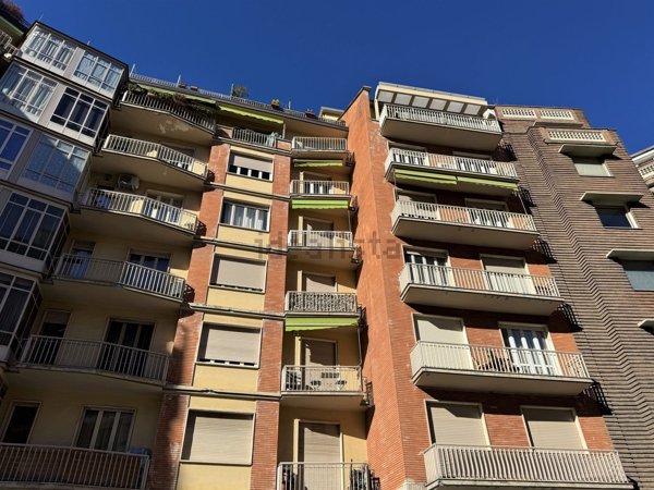 appartamento in vendita a Torino in zona Cit Turin